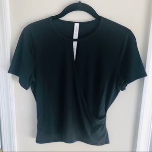 Lululemon Round Trip Short Sleeve SZ 6